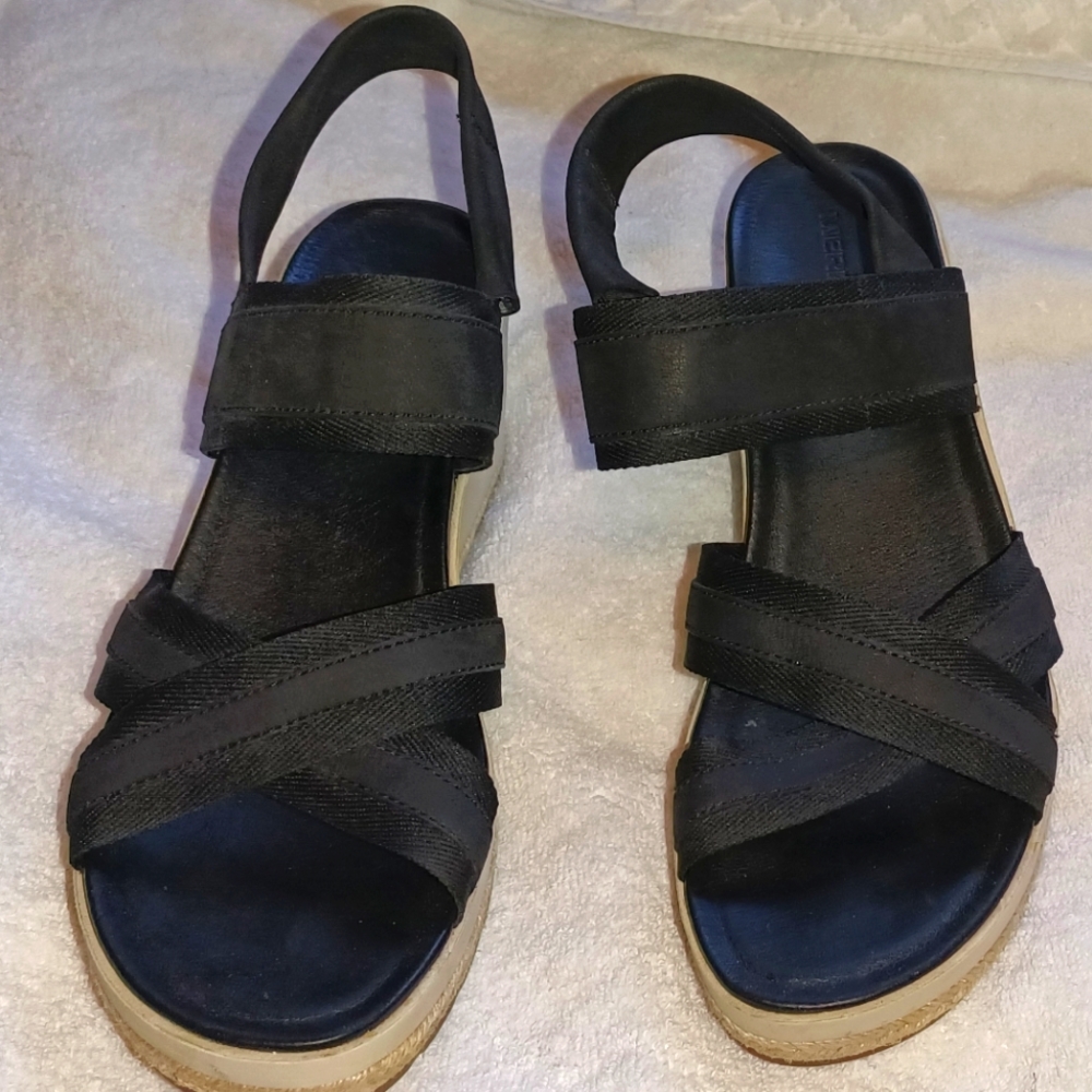 10M Merrell Wedge Sandals